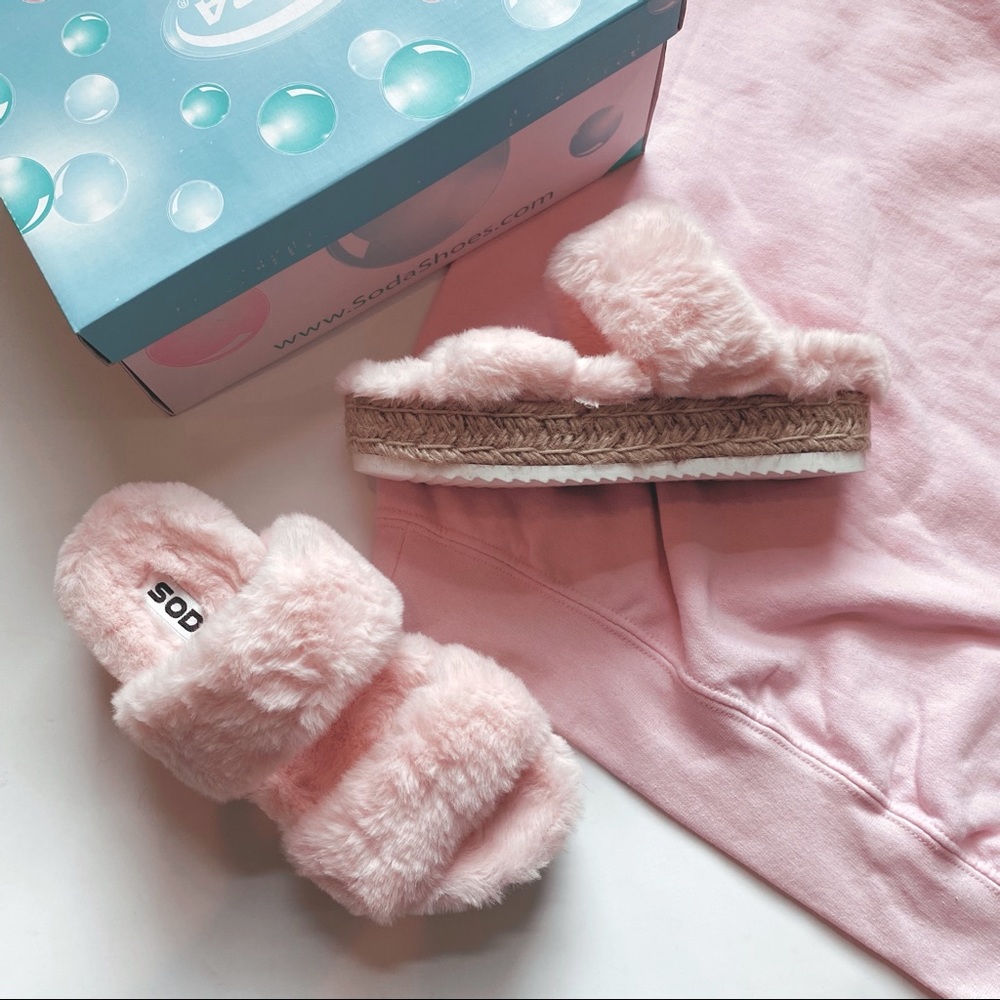 Soda Eunice Pink Fuzzy Fluffy Ladies Fashion Slipper Slides Espadrilles Sandals